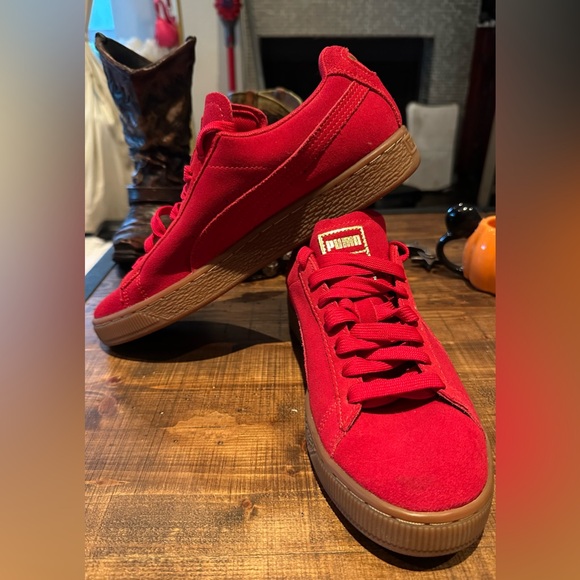 Puma Suede Classic in Barbados Cherry / High Risk Red - Picture 2 of 9